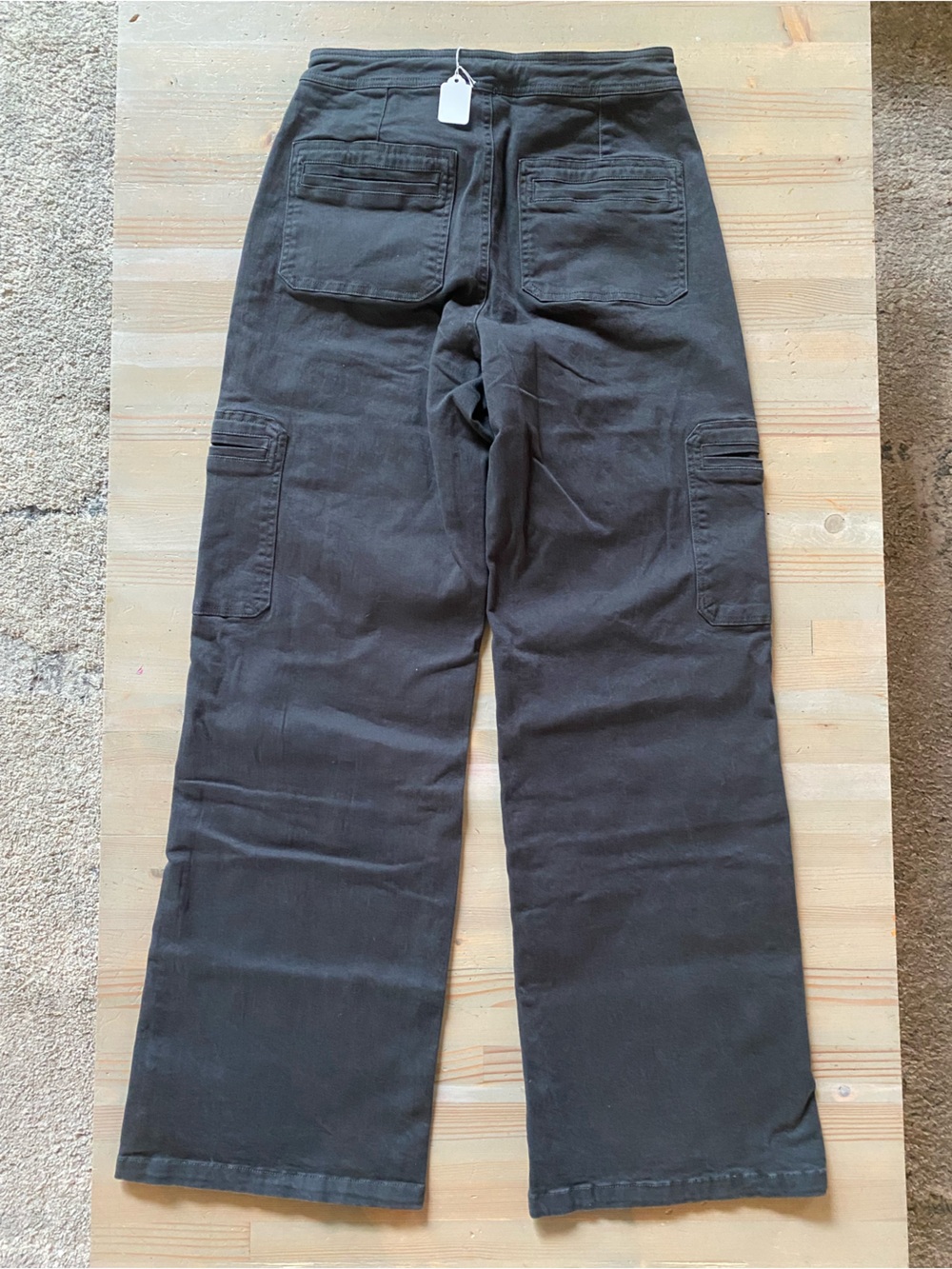 Millibon Charcoal Dark Gray Cargo Pants - Size: Small - Picture 3 of 6